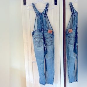 LEVI’S overalls